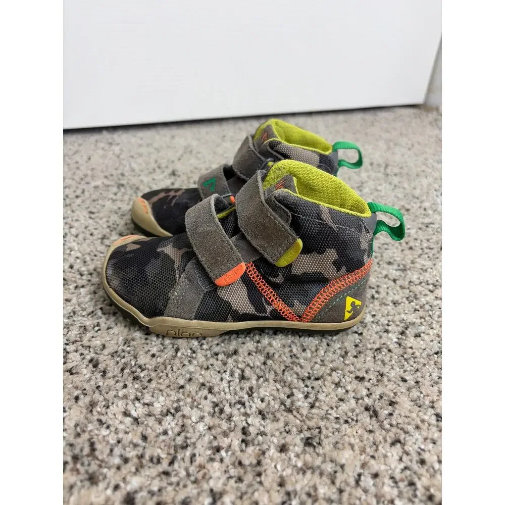 Plae High Top Sneakers Little Boy Size 8 Camo 105021
